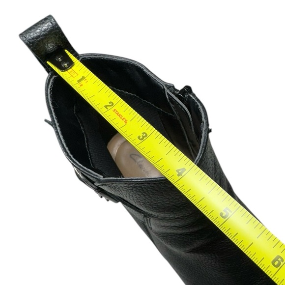 Clarks Mila Charm Black Pebbled Leather Side Zipper Pull Tab Bootie Size 10 - Picture 11 of 13